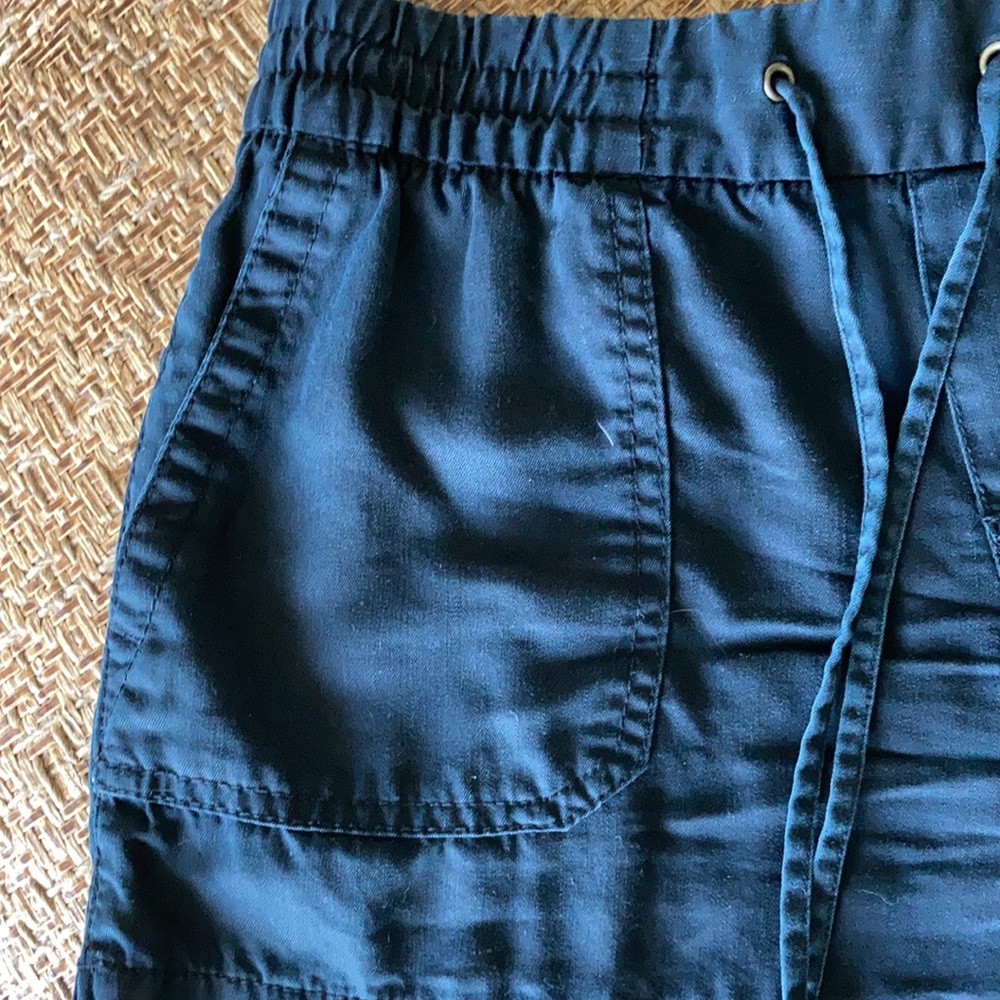 Old Navy drawstring shorts 🩳 - Picture 2 of 4